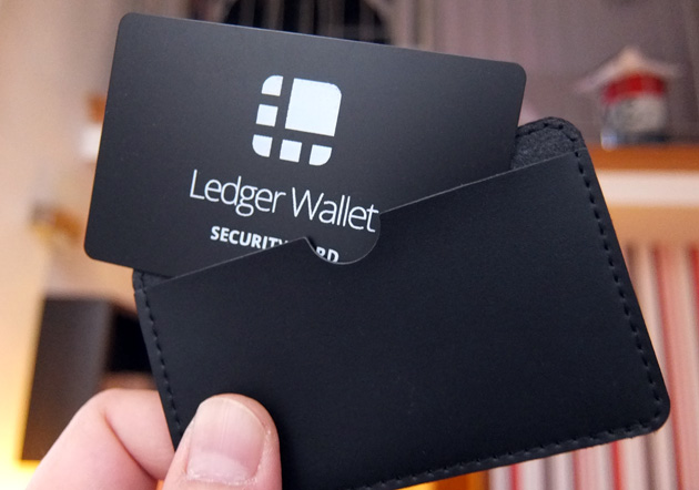 Обзор Ledger Nano S wallet - биткоин кошелек с USB